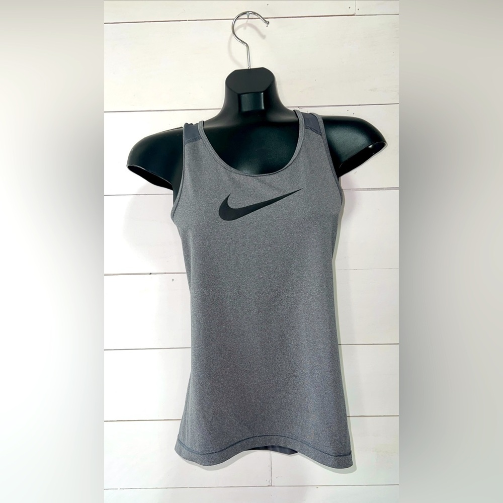 Nike Pro Women's Grey Racerback Dri Fit Tank Top Size Small Scoop Neck Track